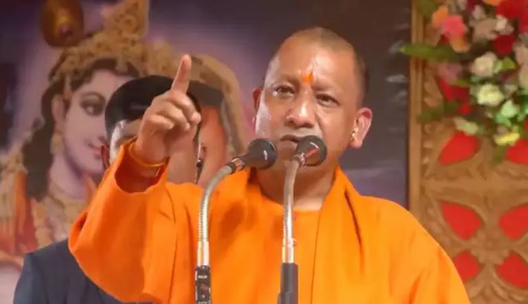 मिल्कीपुर में गरजे योगी आदित्यनाथ, कहा- सपा डकैतों को पद देेती थी, हम भेजते हैं जहन्नुम
