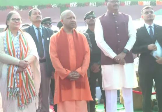 यूपी में धूमधाम से मना गणतंत्र दिवस कार्यक्रम, राज्यपाल आनंदी बेन पटेल ने किया ध्वजारोहण