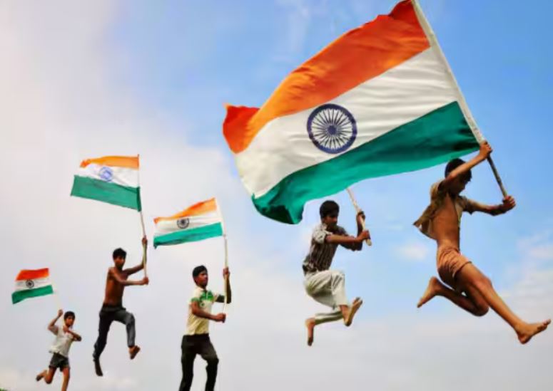 26 जनवरी को क्यों फहराया जाता है तिरंगा और 15 अगस्त को क्यों होता है ध्वजारोहण?