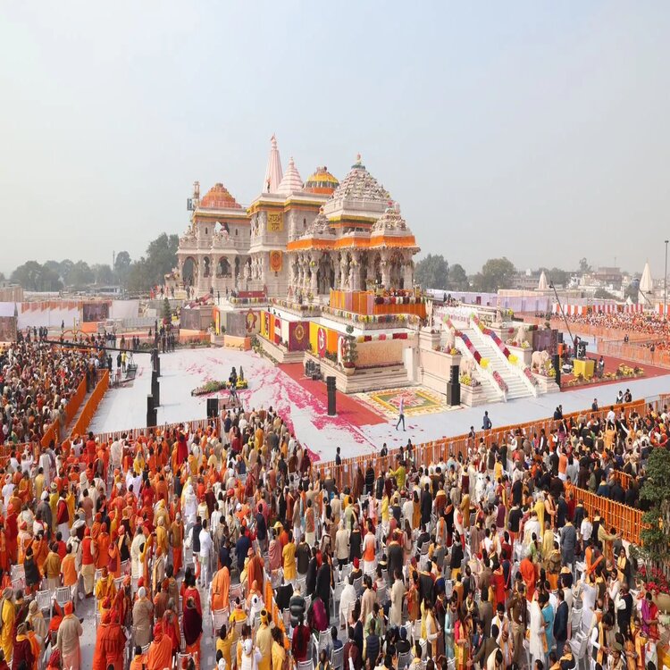 अयोध्या: राम लला के दर्शन को उमड़ा जन सैलाब 30 घंटे में पहुंचे 25 लाख श्रद्धालु, लगा भीषण जाम