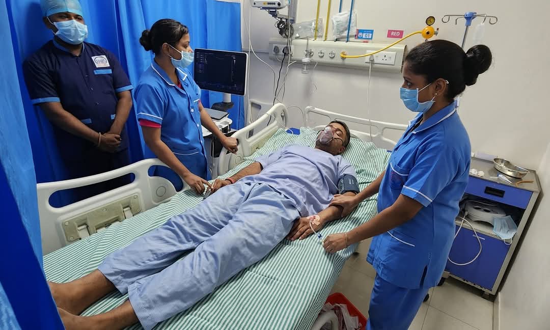 पटना मेडिकल कॉलेज, हॉस्पिटल में मनीष कश्यप के साथ मारपीट.