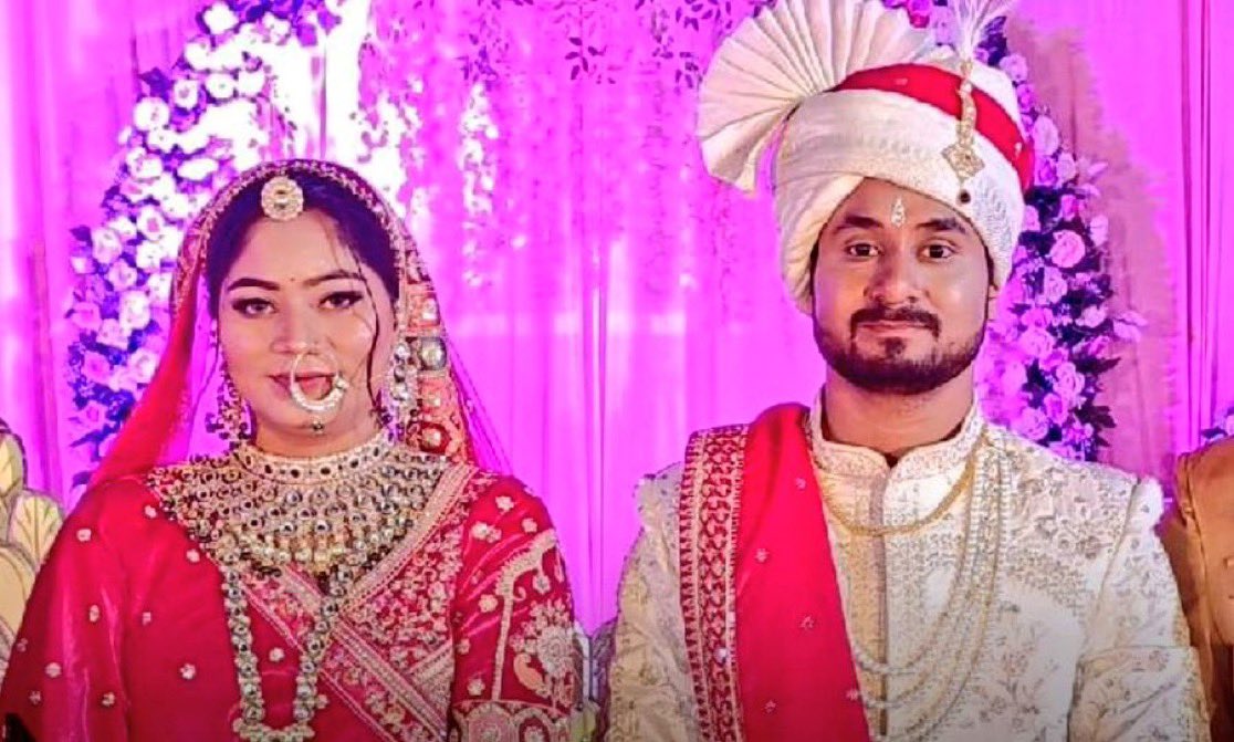 सोनम का भाई राजा के परिजनों से मिला बोला मै राजा के परिवार के साथ सोनम का भाई राजा के परिजनों से मिला बोला मै राजा के परिवार के साथ