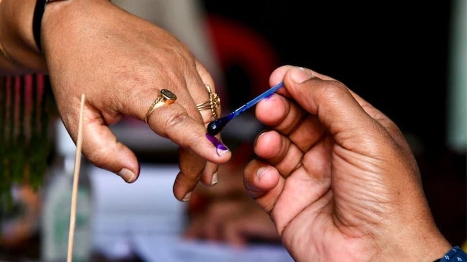 उपचुनाव : 5 में से 2 सीटों पर AAP को मिली जीत, कांग्रेस, टीएमसी और बीजेपी ने एक-एक सीट जीती उपचुनाव : 5 में से 2 सीटों पर AAP को मिली जीत, कांग्रेस, टीएमसी और बीजेपी ने एक-एक सीट जीती